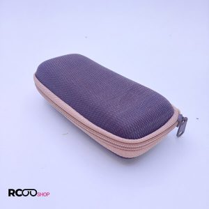 عکس از کیف عینک ضدضربه و ضدخش قهوه ای رنگ با زیپ کرمی مدل 991278
