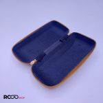 عکس از کیف عینک هارد زیپی رنگ کرمی از جنس جیر مدل 991303