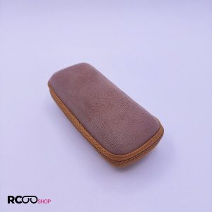 عکس از کیف عینک هارد زیپی رنگ کرمی از جنس جیر مدل 991303