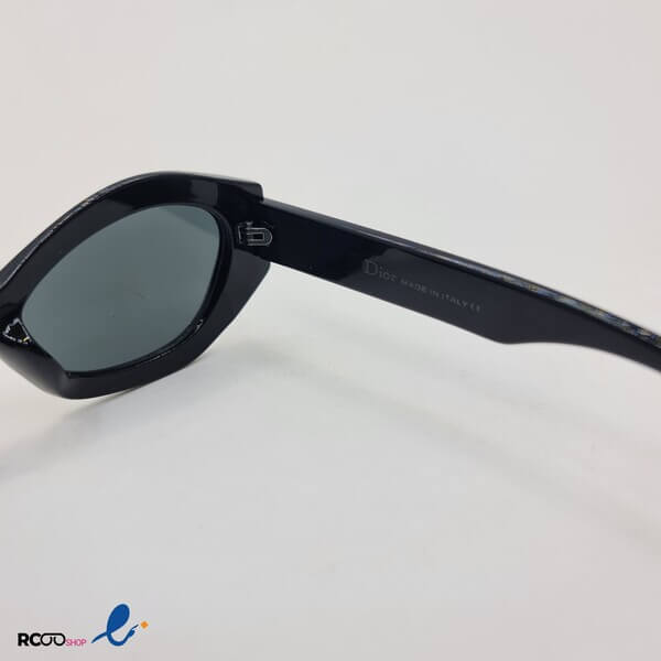 عکس از عینک آفتابی برند دیور (dior) با فریم مشکی مدل 21