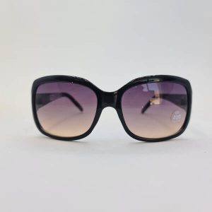 عکس از عینک آفتابی بیضی شکل با فریم مشکی و عدسی دو رنگ تیره مدل 430-652