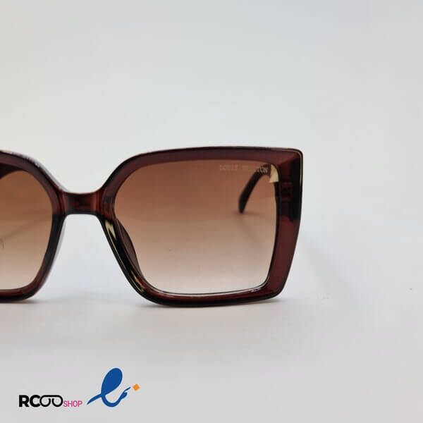 عکس از عینک آفتابی زنانه با فریم مربعی و قهوه ای مدل d21289