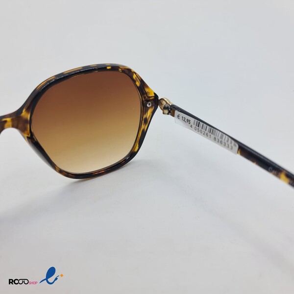 عکس از عینک آفتابی زنانه با فریم بزرگ و پلنگی مدل 326-058
