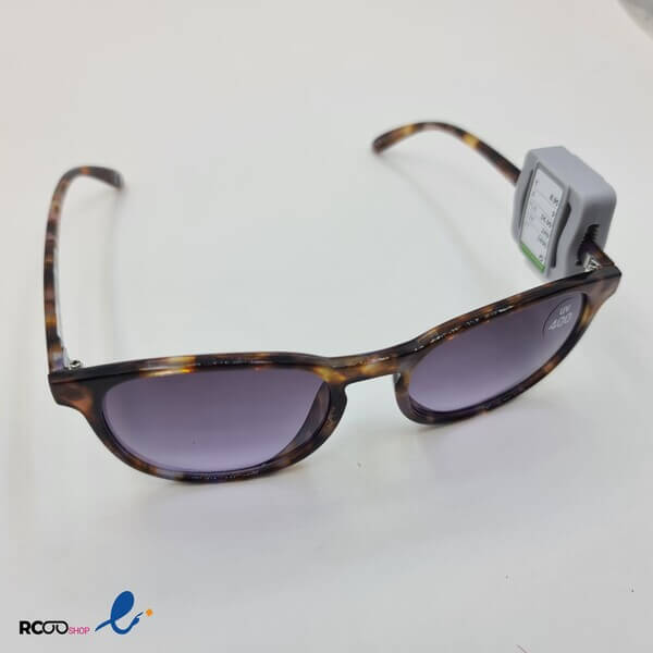 عکس از عینک آفتابی مربعی با فریم پلنگی و دسته ظریف مدل 326-037