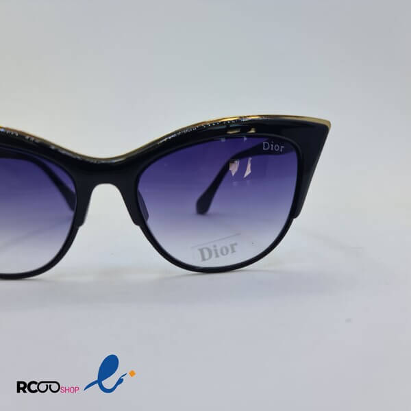 عکس از عینک آفتابی گربه ای با فریم مشکی و عدسی آبی برند دیور مدل 327