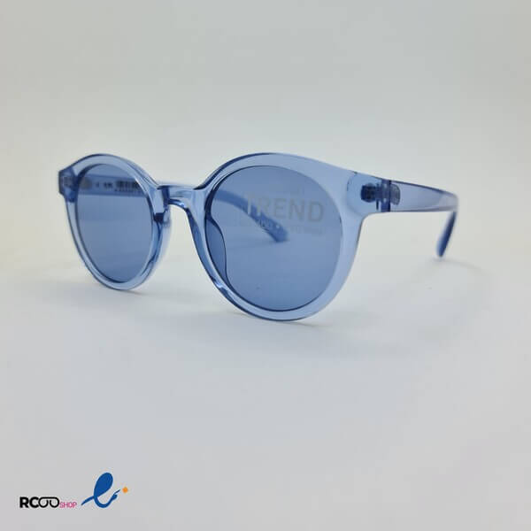 عکس از عینک آفتابی گرد با فریم شیشه ای و رنگ آبی آسمانی مدل 324-604