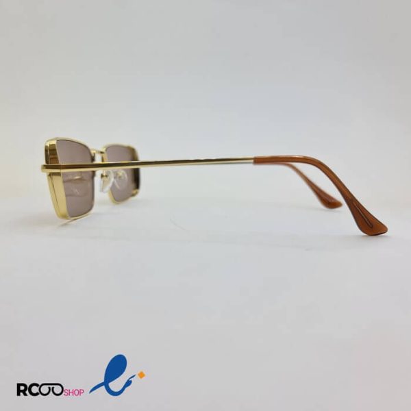 عکس از عینک آفتابی با فریم مستطیلی و عدسی قهوه ای برند ray-ban مدل b80-628