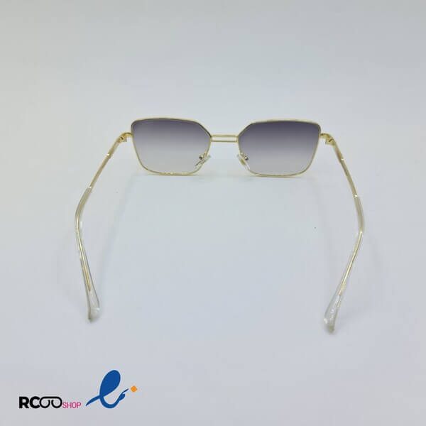 عکس از عینک آفتابی مستطیلی با فریم فلزی و رنگ طلایی برند شنل مدل 22013