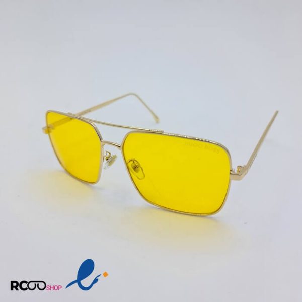 عکس از عینک شب با فریم مربعی و طلایی و عدسی زرد برند hugo boss مدل d20181