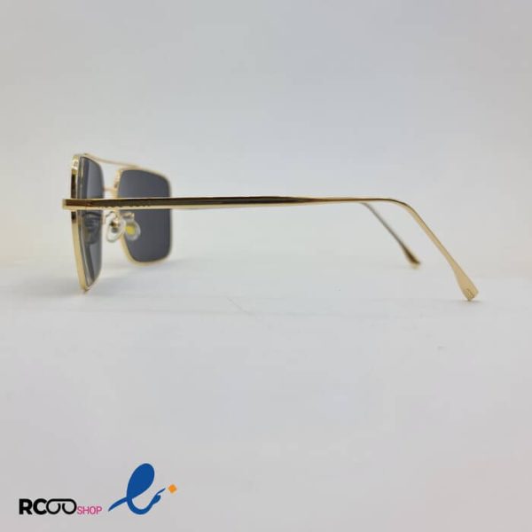 عکس از عینک آفتابی هوگو باس با فریم مربعی و فلزی طلایی و عدسی دودی مدل d20181