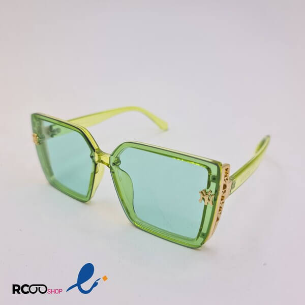 عکس از عینک شب مربعی با فریم و عدسی سبز برند گوچی gucci مدل d21274