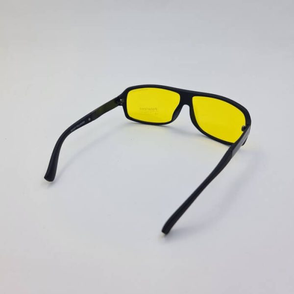 عکس از عینک دید در شب با عدسی پلاریزه و زرد برند پورشه porsche مدل d21327
