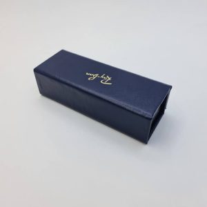 عکس از کیف عینک اهنربایی رنگ سرمه ای از جنس چرم و مستطیلی مدل 991487