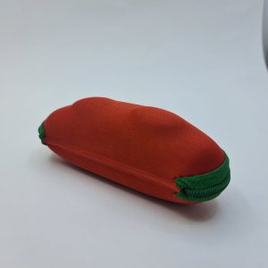 عکس از کیف عینک بچه گانه با رنگ قرمز و زیپ سبز مدل 991422