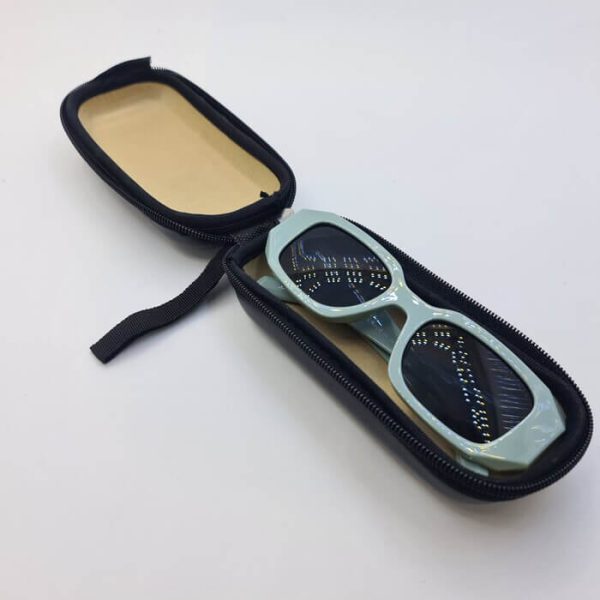 عکس از کیف عینک برند لویی ویتون lv از جنس چرم و مشکی رنگ مدل 991437