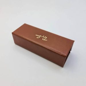 عکس از کیف عینک مگنتی برند Ray-Ban رنگ قهوه ای مدل 991457
