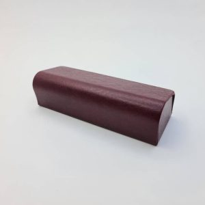 عکس از کیف عینک مگنتی با رنگ قرمز و چرم مستطیلی شکل مدل 991490