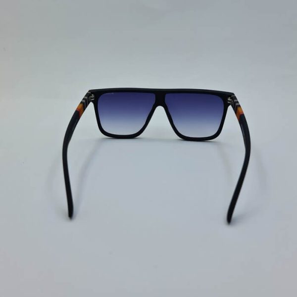 عکس از عینک آفتابی اسپورت با عدسی آبی و یکسره برند و اورجینال مدل 4239