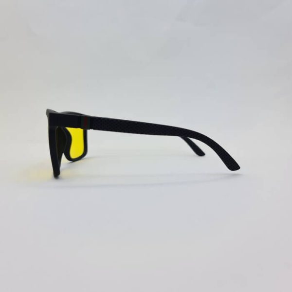 عکس از عینک آفتابی دید در شب پلاریزه با عدسی زرد برند deselz مدل 18166