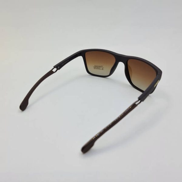 عکس از عینک آفتابی پلارایز برند کررا carrera با فریم قهوه ای مات مدل p2214