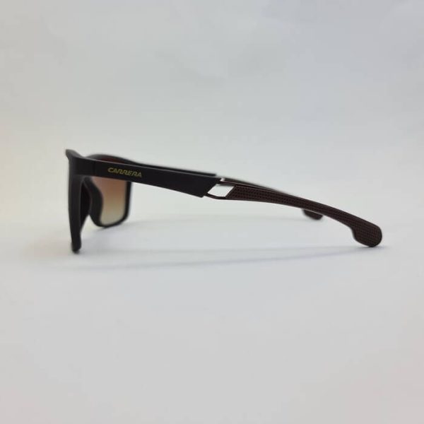 عکس از عینک آفتابی پلارایز برند کررا carrera با فریم قهوه ای مات مدل p2214