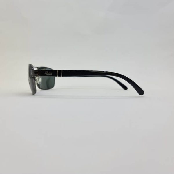 عکس از عینک آفتابی برند پرسول persol با فریم نوک مدادی و دسته فنری مدل po3085s