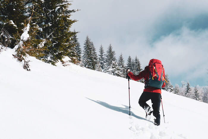 عکس از طبیعت کوه در فصل زمستان و پاییز که بسیار سرد بوده و برف سنگینی امده است و برای صعود نیاز به تجهیزات و لوازم جانبی حرفه ای کوهنوردی میباشد