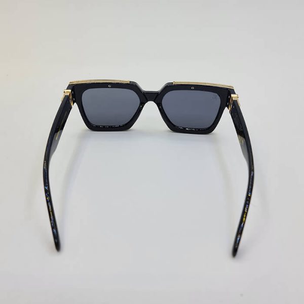 عکس از عینک آفتابی طرح میلیونر با فریم مشکی برند لویی ویتون lv مدل m96006