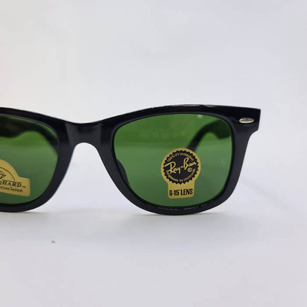 عکس از عینک آفتابی برند ریبن با فریم کائوچو رنگ مشکی براق و عدسی سبز مدل rb2140-901