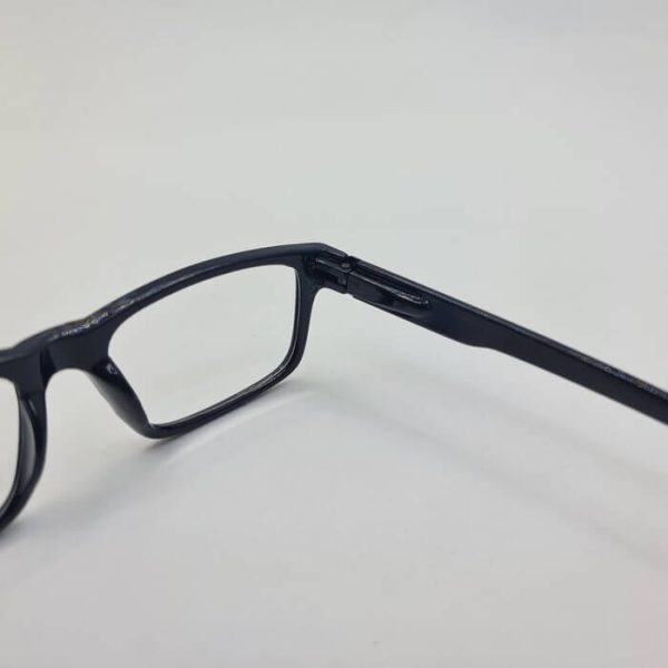 عکس از عینک مطالعه با فریم مشکی و مستطیلی شکل با نمره +3. 00 مدل fh631