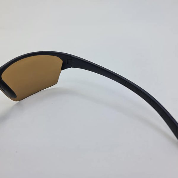 عکس از عینک ورزشی پلاریزه با فریم مشکی مات و عدسی قهوه ای مدل s003a2