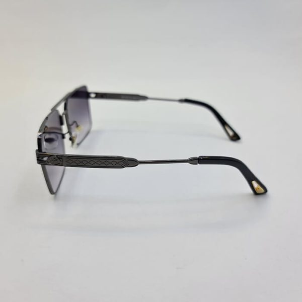عکس از عینک دودی با فریم نوک مدادی و دسته طرح دار برند میباخ مدل 10495
