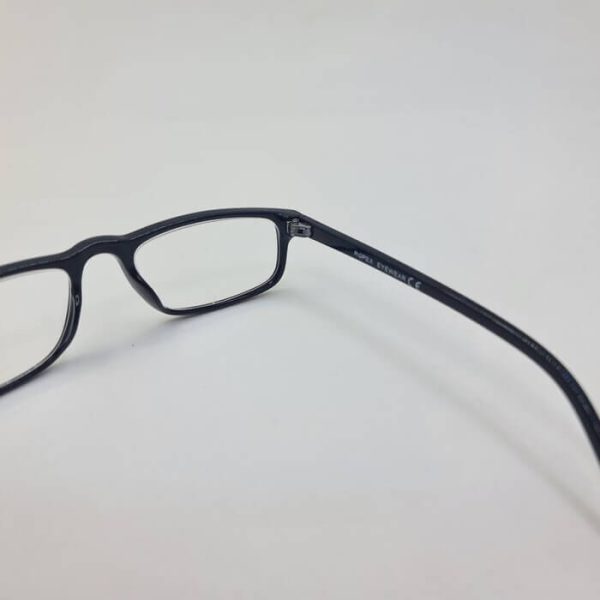 عکس از عینک مطالعه با فریم مشکی و مستطیلی شکل با نمره +1. 50 مدل sj20