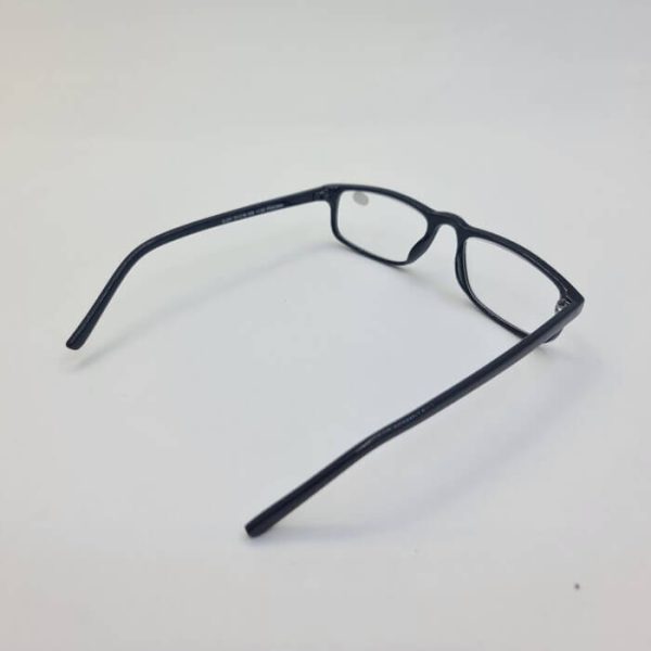 عکس از عینک مطالعه با فریم مشکی و مستطیلی شکل با نمره +1. 50 مدل sj20