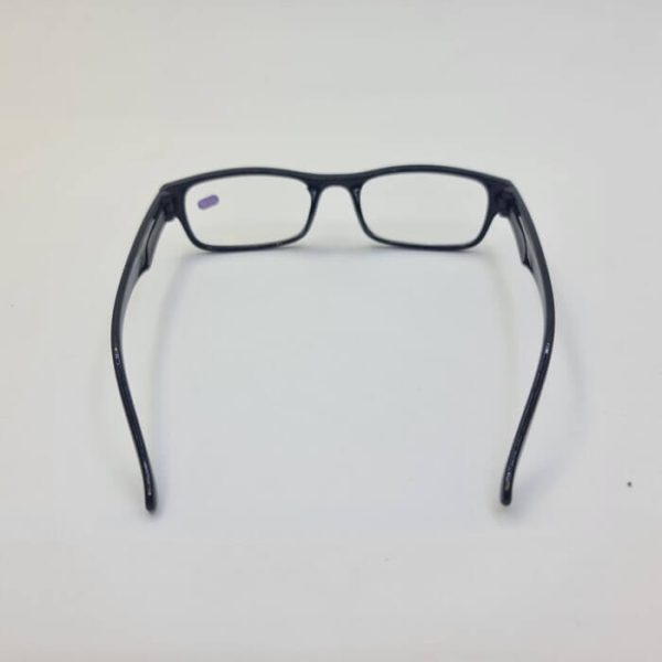 عکس از عینک مطالعه با مستطیلی شکل و فریم مشکی رنگ با نمره عدسی +2. 50 مدل 0715-3
