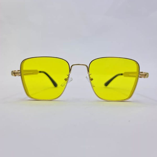 عکس از عینک شب با طرح پیچ و فنر، فریم طلایی رنگ و عدسی زرد رنگ مدل 538