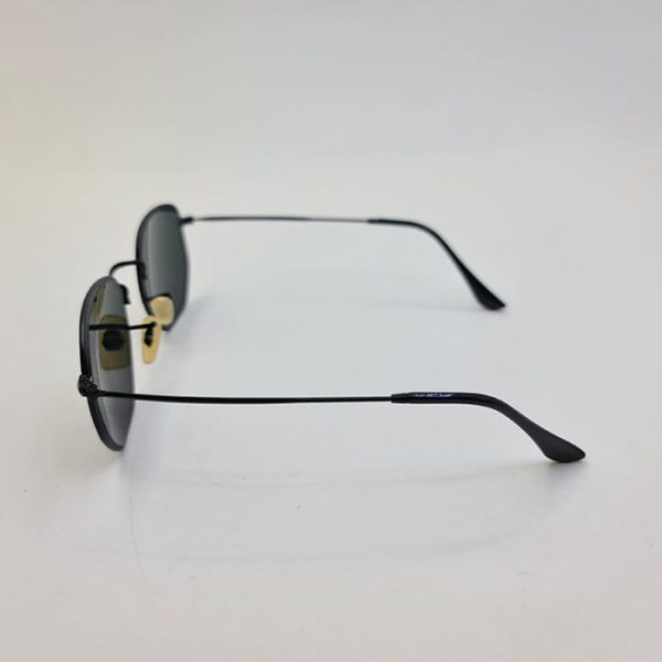 عکس از عینک آفتابی ریبن با فریم چندضلعی و فریم مشکی و لنز شیشه ای مدل 3548