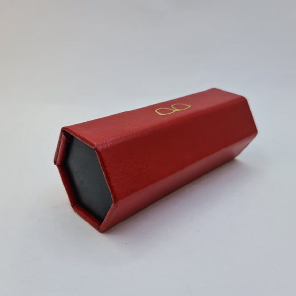 عکس از قاب عینک شش ضلعی از جنس چرم و رنگ قرمز مدل 991654