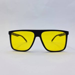 عکس از عینک شب با فریم مشکی مات و دسته چوبی طرح دار و عدسی زرد دیزل مدل 98008