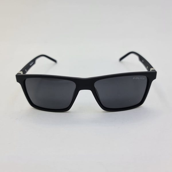 عکس از عینک آفتابی پلاریزه مشکی رنگ با فریم مستطیلی برند police مدل 9474