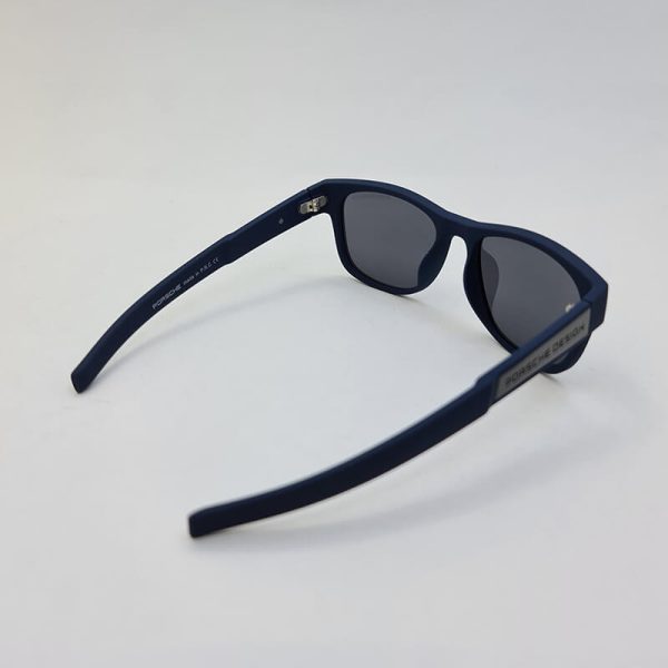 عکس از عینک آفتابی پلاریزه با فریم سرمه ای مات برند پورشه دیزاین مدل d22610p