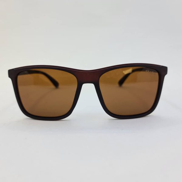 عکس از عینک آفتابی پلاریزه با فریم قهوه ای مات برند پرادا مدل 9554