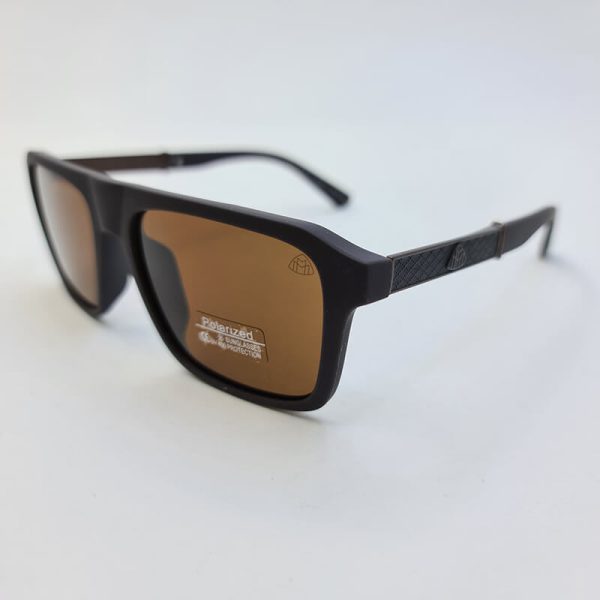 عکس از عینک آفتابی پلاریزه برند میباخ با فریم قهوه ای مات مدل d22814p
