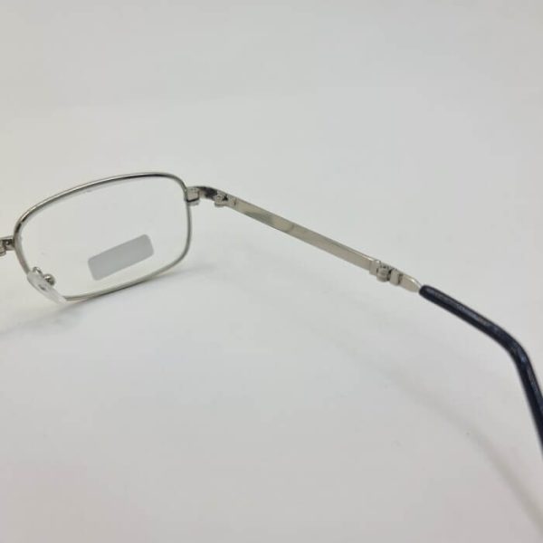 عکس از عینک مطالعه تاشو با نمره چشم 2. 75 به همراه کیف و دستمال مدل 1305