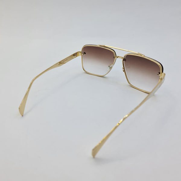 عکس از عینک آفتابی لاکچری میباخ با فریم طلایی و لنز قهوه ای مدل bps620