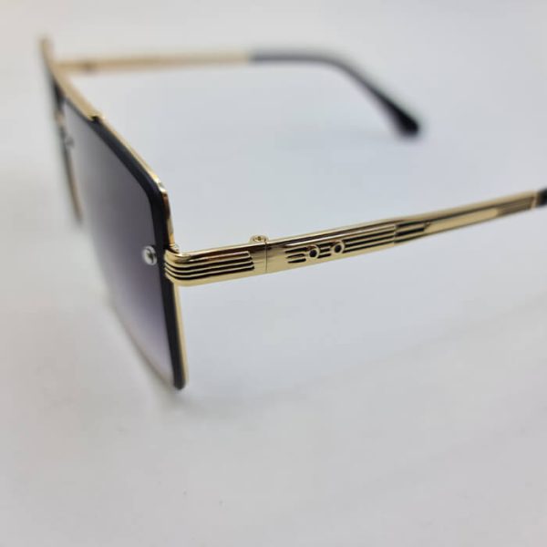 عکس از عینک آفتابی میباخ با فریم طلایی و عدسی مربعی شکل مدل 10473
