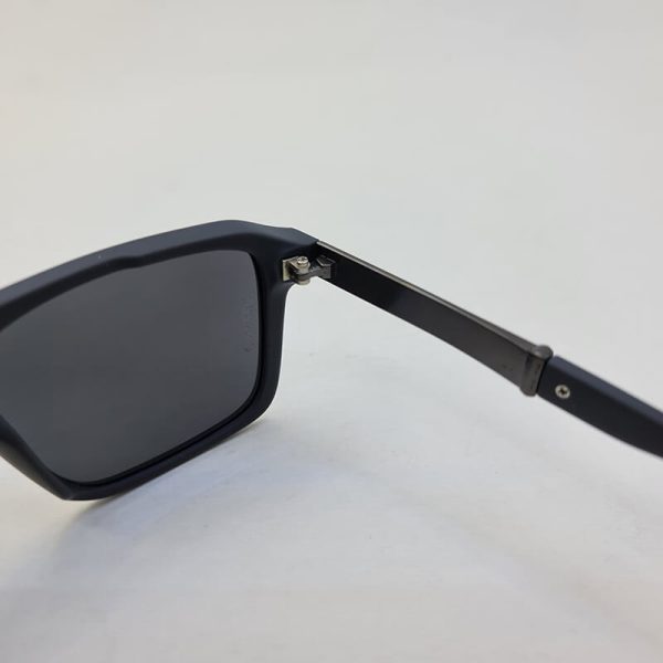 عکس از عینک آفتابی پلاریزه برند میباخ با فریم طوسی مات مدل d22814p