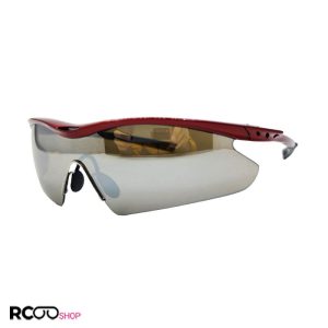 عکس از عینک ورزشی با فریم قرمز و عدسی آینه ای نقره ای رنگ مدل 100