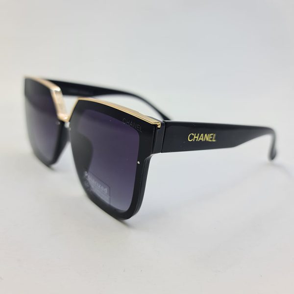 عکس از عینک آفتابی پلاریزه شنل با فریم و دسته مشکی رنگ و عدسی دودی مدل p6809