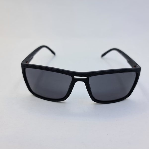 عکس از عینک آفتابی پلاریزه اوگا با فریم مشکی و دسته قرمز مدل 78067
